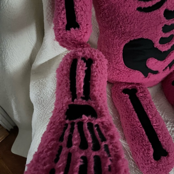 Pink skeleton, 5 feet tall pillow new with tags Isaac Mizrahi TikTok - Picture 3 of 8